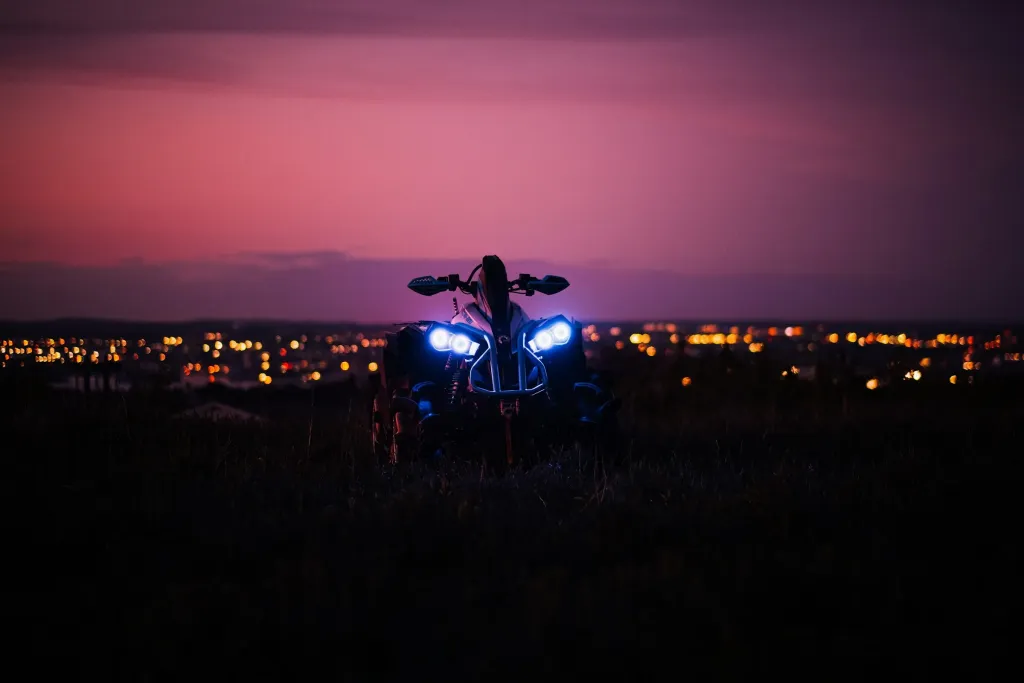 Cuatrimoto Can-Am de noche