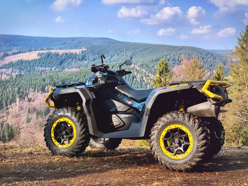 Can-Am Outlander X mr en el cerro