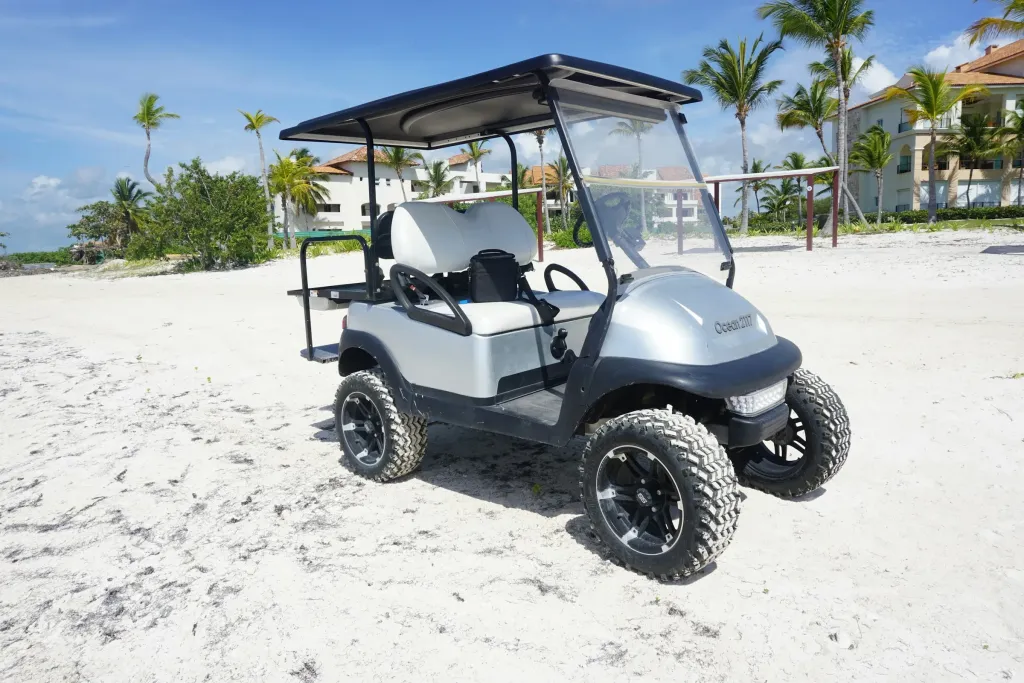 Club Car en la playa