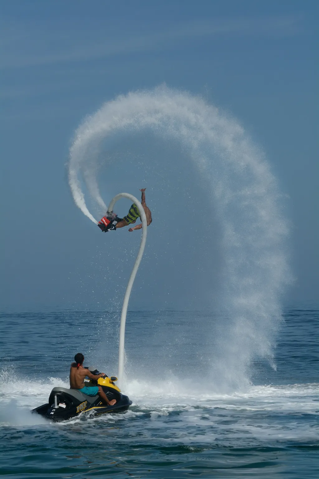 Flyboard con moto de agua